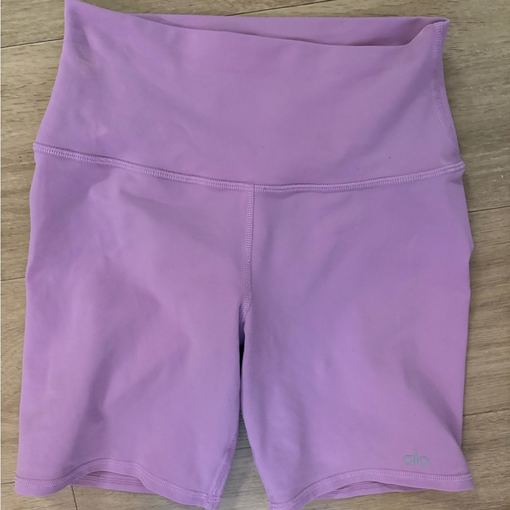 ALO Yoga Women's Lavender Bike Shorts